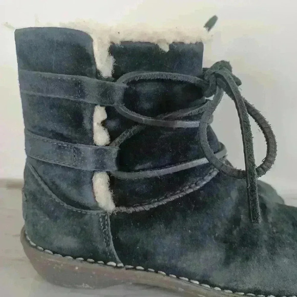 Ugg Women's Black Caspia Suede Boot 6 - Picture 6 of 16